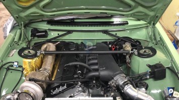Volvo 240 242 flathood adjustable strutbar strutbrace mount pic Fjäderbensstag Volvo 240 Flathood
